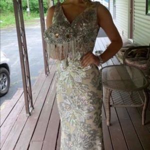 SILVER FLATTERING EVENING GOWN
